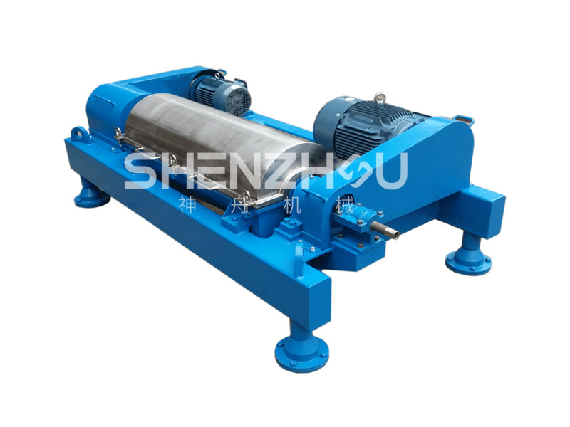 Centrífuga decantadora para tratamento de águas residuais para espessamento e desidratação de lodo